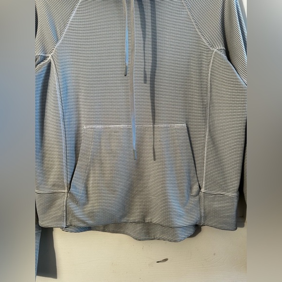 ATHLETA Retro Lightweight Gray Striped Hoodie Kangaroo Pocket Polka Dot MED NICE - Picture 4 of 14